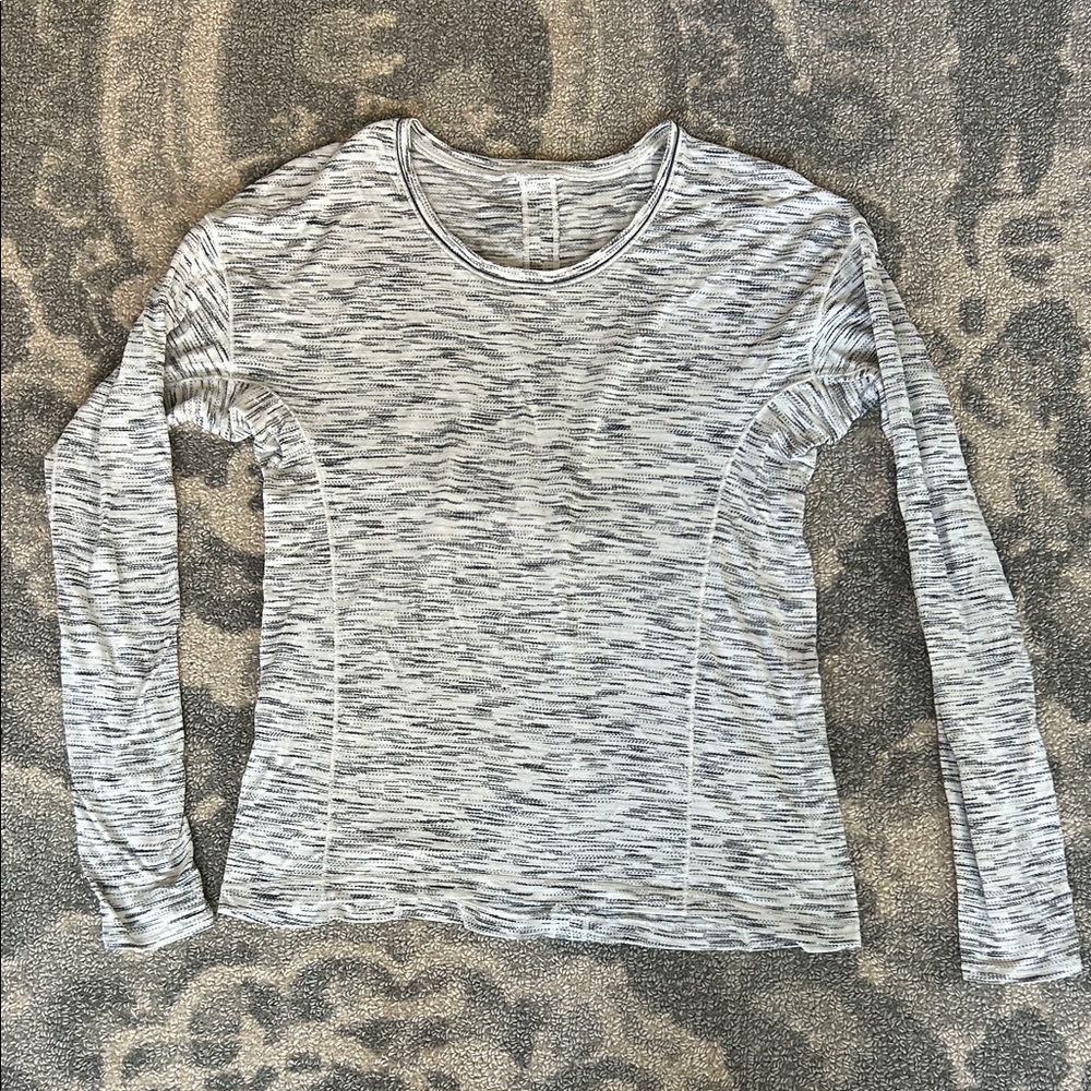 lululemon athletica Heathered Gray Long Sleeve Top